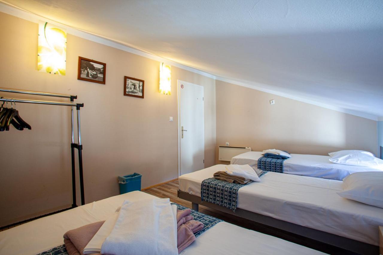Hostel Adriatic Piran (Adults Only) Ngoại thất bức ảnh