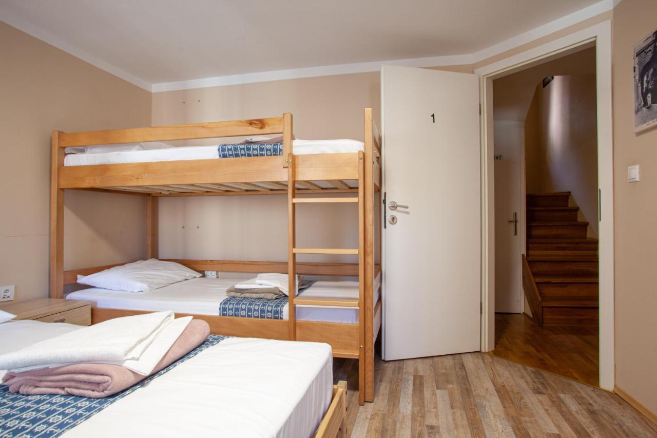Hostel Adriatic Piran (Adults Only) Ngoại thất bức ảnh