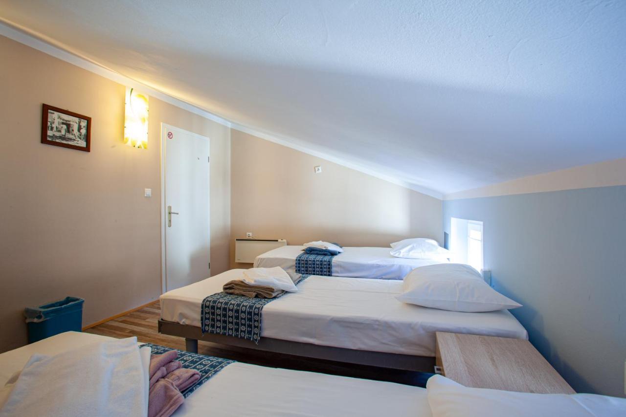 Hostel Adriatic Piran (Adults Only) Ngoại thất bức ảnh